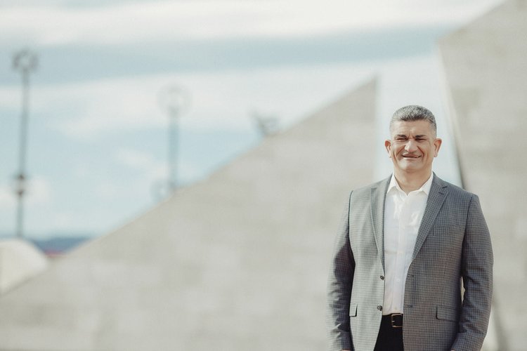 campaign images for elections 16